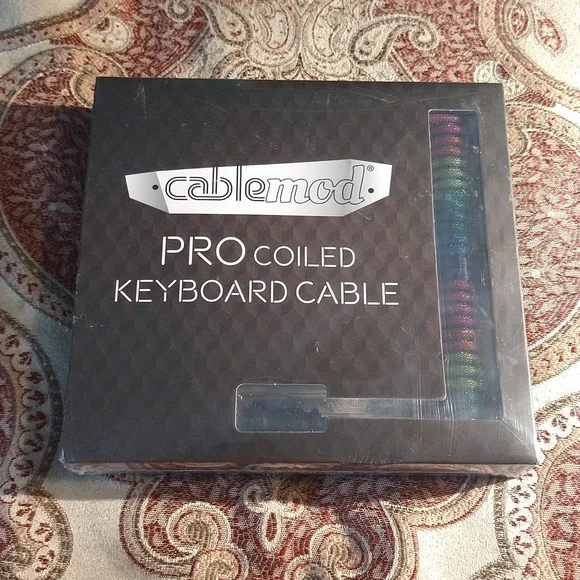 CableMod Pro Coiled Keyboard Cable - Picture 2 of 10